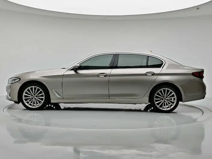 BMW 5 Series 2022 Model Facelift II 530Li Exclusive Model Luxury Set – фото 4