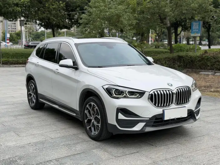 BMW X1 2022 Model sDrive25Li Leading Model – фото 3