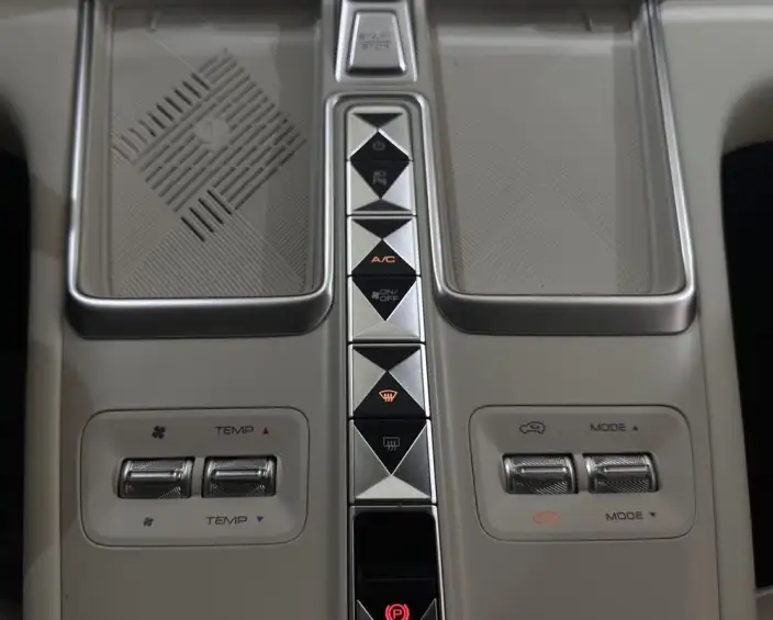 Haval Xiaolong MAX 2023 Model 1.5L Hi4 105 4WD Smart Ultimate Edition – фото 10