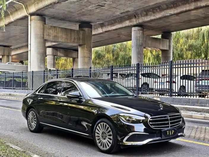Mercedes-Benz E-Class 2023 Model E 300 L Fashion Model sedan – фото 3