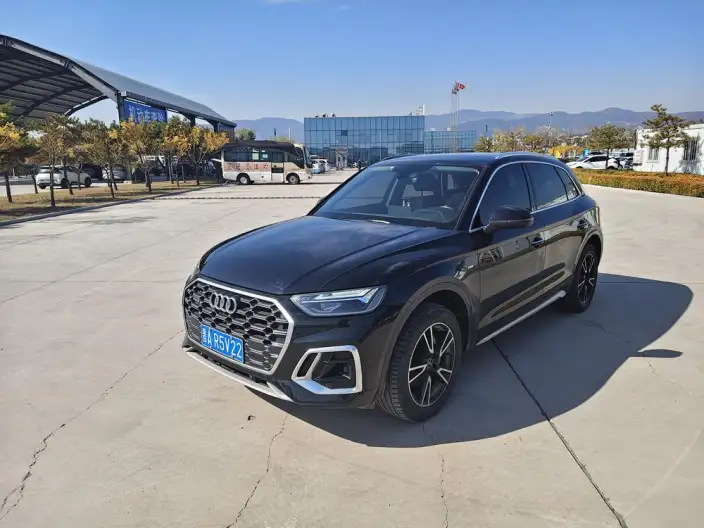 Audi Q5L 2023 Model 40T Fashion Dynamic Model – фото 1