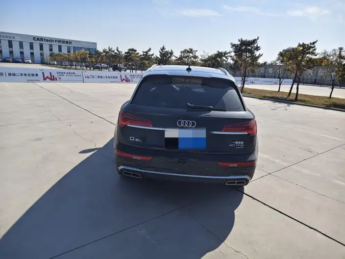Audi Q5L 2023 Model 40T Fashion Dynamic Model – фото 5