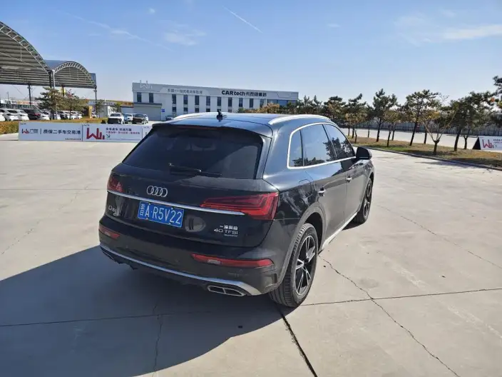 Audi Q5L 2023 Model 40T Fashion Dynamic Model – фото 6