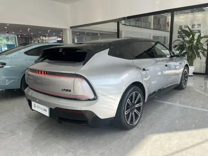 AUDI E5 Sportback 2026 Model Pioneer quattro Model – фото 4
