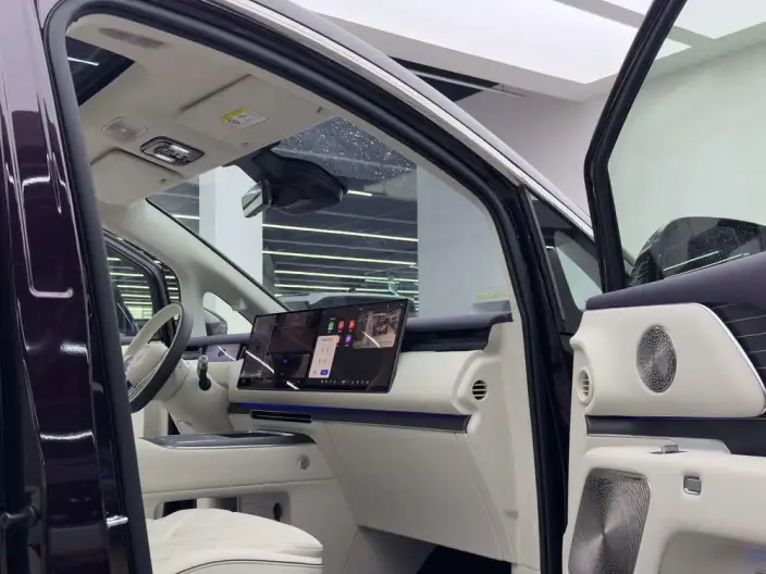 VOYAH Dreamer PHEV 2026 Model VOYAH Dreamer 9 Ultra+ – фото 9