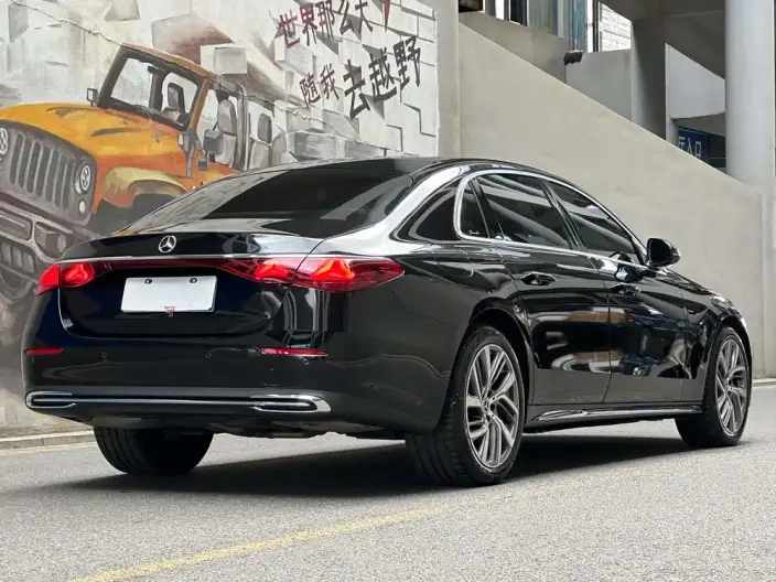 Mercedes-Benz E-Class 2025 Model E 300 L Fashion Model sedan – фото 5