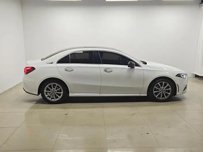 Mercedes-Benz A-class 2022 Model Facelift A 200 L Sports sedan Fashion Edition – фото 8