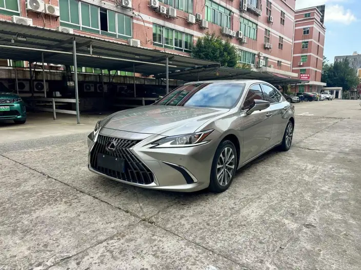 Lexus ES 2024 Model 200 Premium