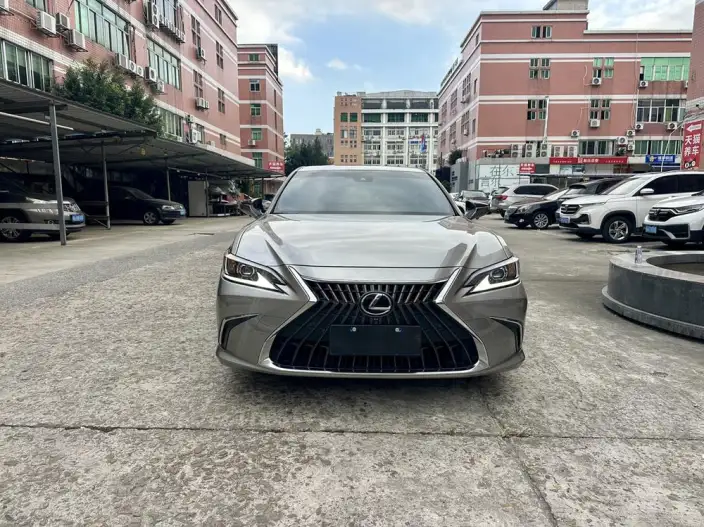 Lexus ES 2024 Model 200 Premium