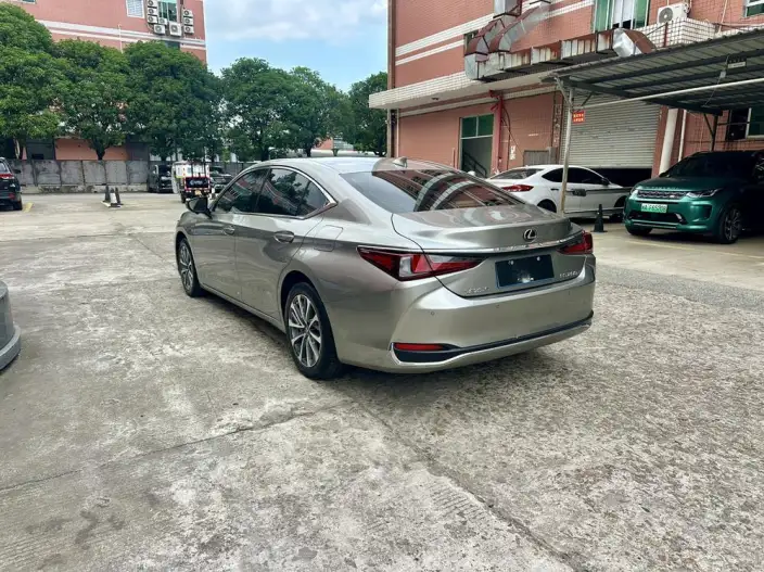 Lexus ES 2024 Model 200 Premium