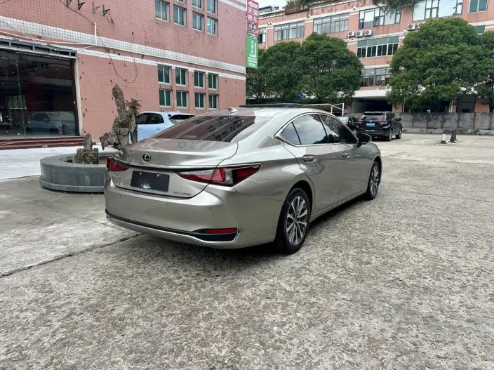Lexus ES 2024 Model 200 Premium – фото 6