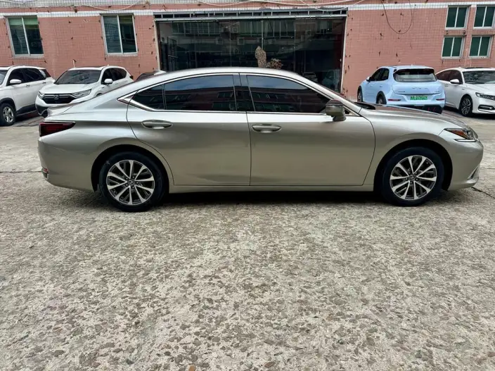 Lexus ES 2024 Model 200 Premium – фото 7