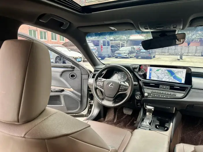 Lexus ES 2024 Model 200 Premium – фото 8