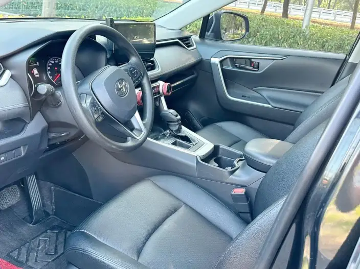 Toyota RAV4 2024 Model 2.0L CVT 2WD Urban Edition – фото 8