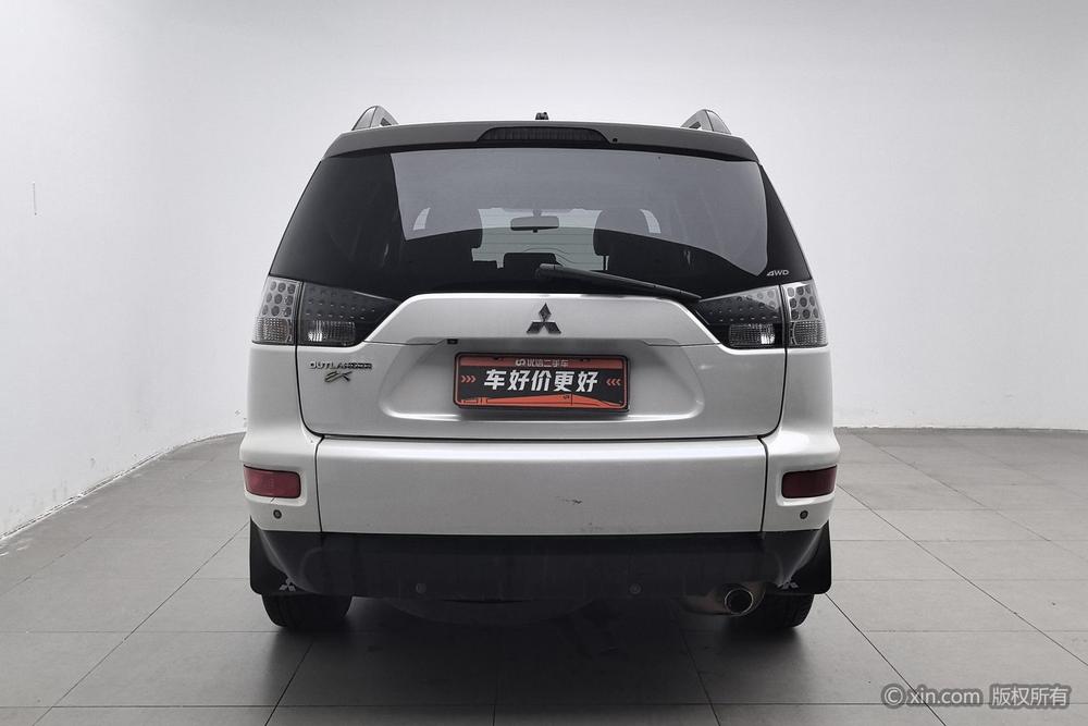 Mitsubishi Outlander Imported 2012 модификация Jin мир 2.4 Fashion Навигация Edition