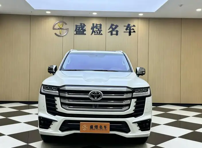 Land Cruiser (import 2025 Model 4.0L Automatic 4WD 7 seat Parallel Imported – фото 2