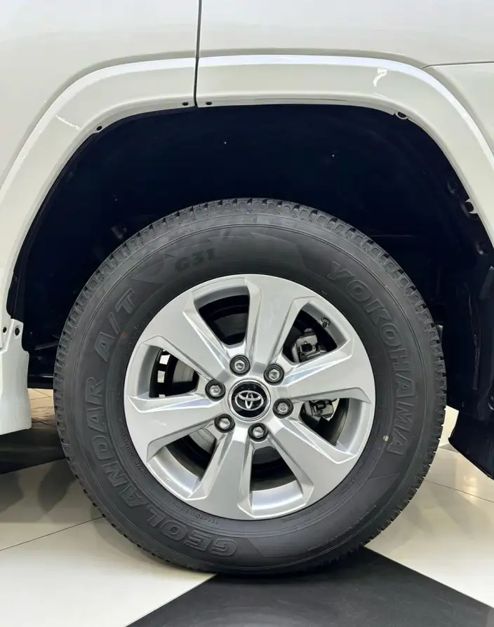 Land Cruiser (import 2025 Model 4.0L Automatic 4WD 7 seat Parallel Imported – фото 6