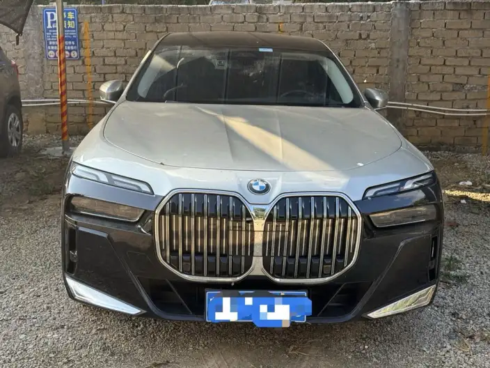 BMW 7 Series 2023 Model 735Li M Sports Set – фото 2