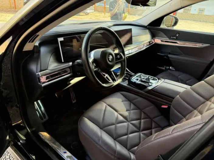 BMW 7 Series 2023 Model 735Li M Sports Set – фото 7