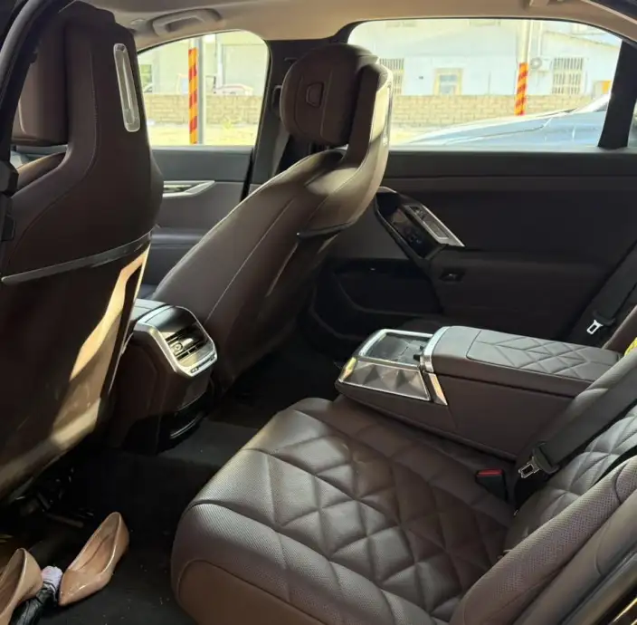 BMW 7 Series 2023 Model 735Li M Sports Set – фото 9