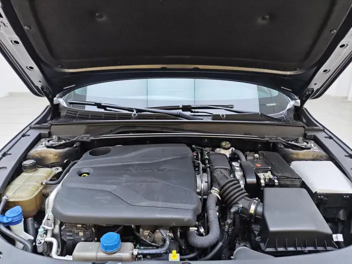 Changan UNI-V 2022 Model 1.5T Noble Model – фото 10
