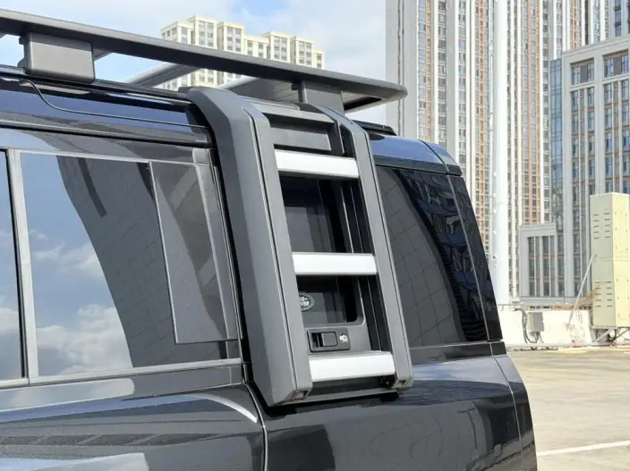 Land Rover Defender 2024 Model 110 3.0T P400 X-Dynamic HSE – фото 8