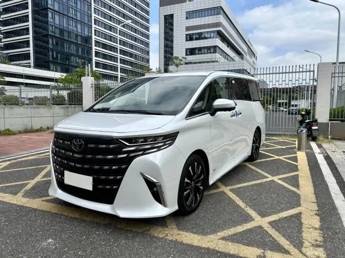 Elfa 2023 Model 2.5L Intelligent Hybrid 4WD Premium – фото 1