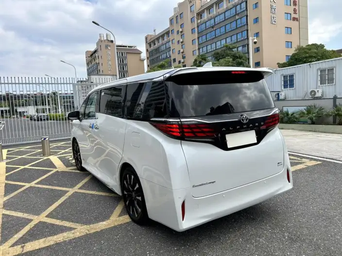 Elfa 2023 Model 2.5L Intelligent Hybrid 4WD Premium – фото 4