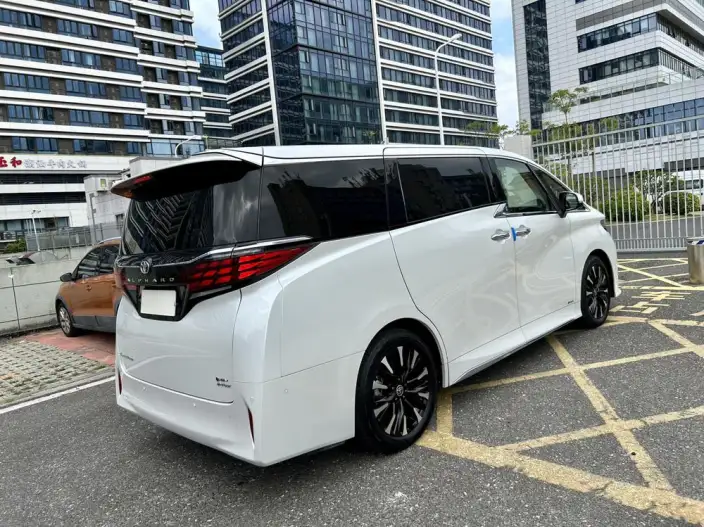 Elfa 2023 Model 2.5L Intelligent Hybrid 4WD Premium – фото 6