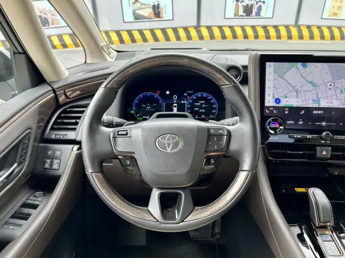 Elfa 2023 Model 2.5L Intelligent Hybrid 4WD Premium – фото 8