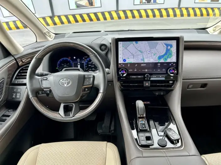 Elfa 2023 Model 2.5L Intelligent Hybrid 4WD Premium – фото 9