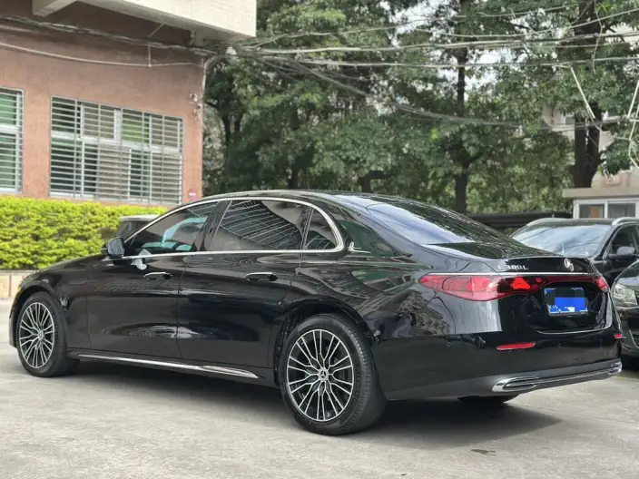 Mercedes-Benz E-Class 2025 Model E 300 L Fashion Model sedan – фото 4