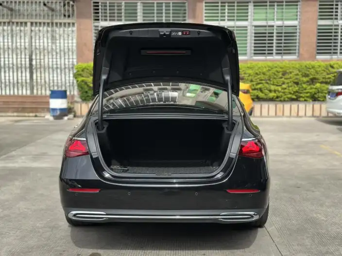 Mercedes-Benz E-Class 2025 Model E 300 L Fashion Model sedan – фото 8