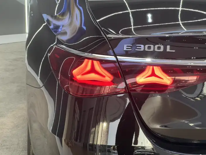 Mercedes-Benz E-Class 2024 Model E 300 L Luxury Model sedan – фото 10