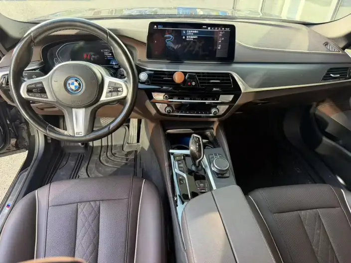 BMW 5 Series PHEV 2022 Model 535Le M Sports Set – фото 6