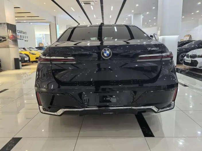 BMW 7 Series 2023 Model 735Li M Sports Set – фото 6