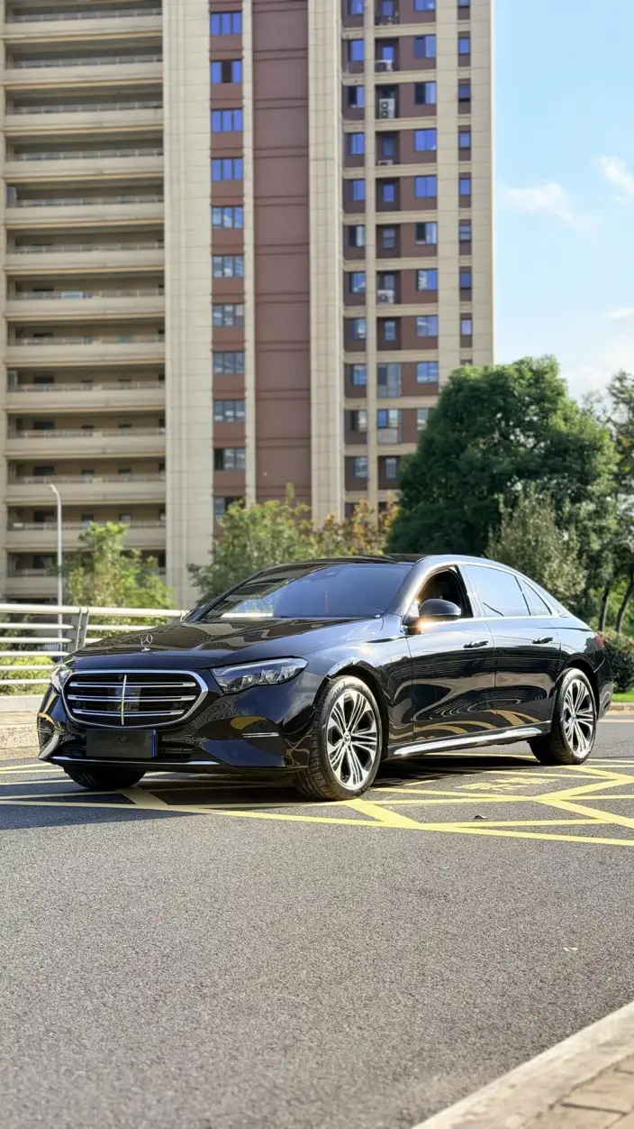 Mercedes-Benz E-Class 2025 Model E 300 L Luxury Model sedan – фото 1