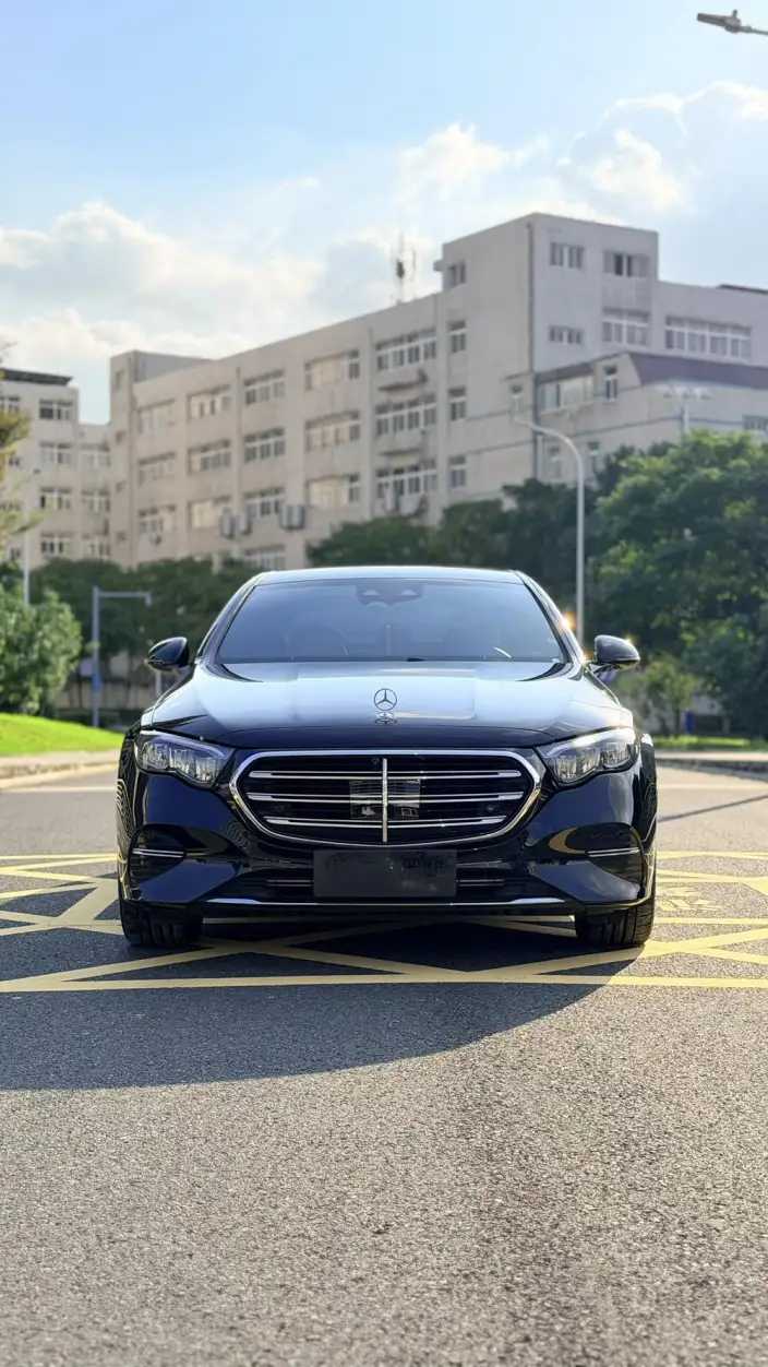 Mercedes-Benz E-Class 2025 Model E 300 L Luxury Model sedan – фото 2