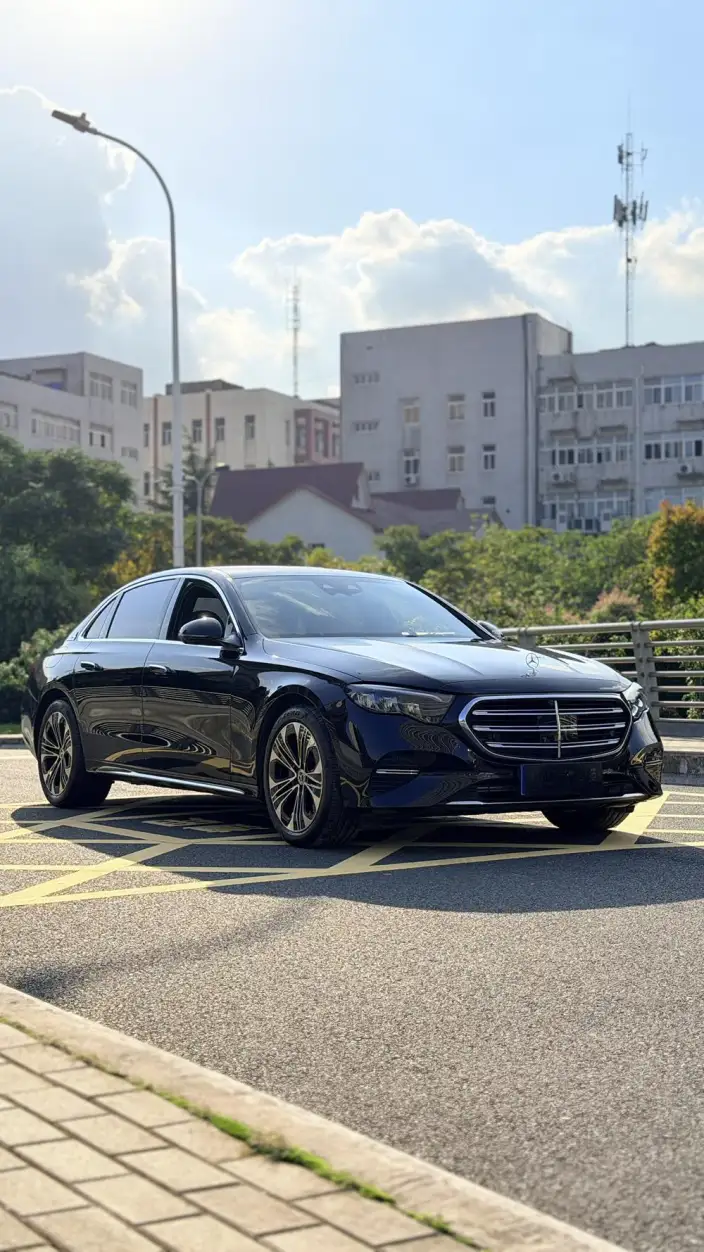 Mercedes-Benz E-Class 2025 Model E 300 L Luxury Model sedan – фото 5