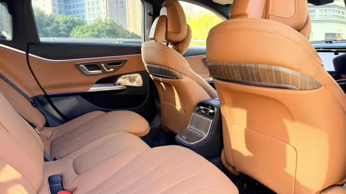 Mercedes-Benz E-Class 2025 Model E 300 L Luxury Model sedan – фото 9