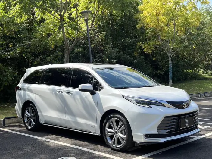 Toyota Sienna 2024 Model Hybrid 2.5L Premium Edition – фото 3