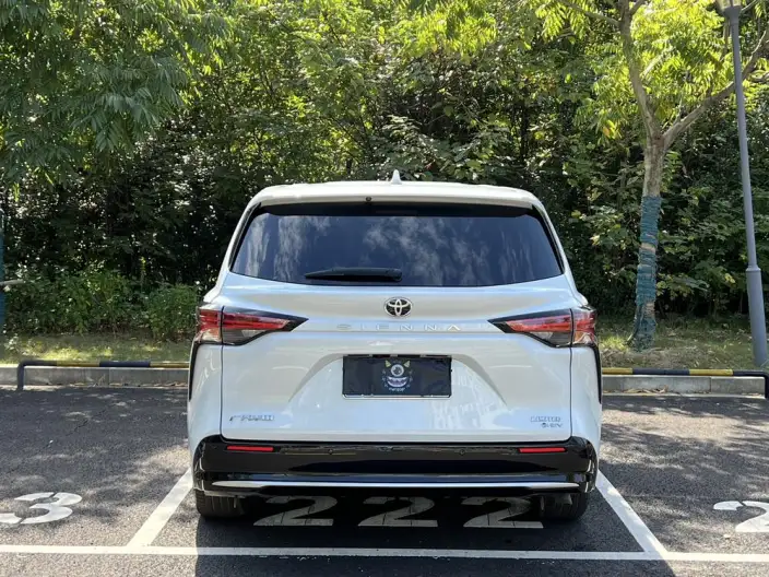 Toyota Sienna 2024 Model Hybrid 2.5L Premium Edition – фото 10