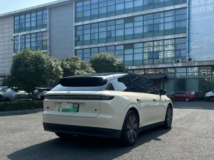 Li Auto i6 2025 Model 4WD Standard Edition – фото 5