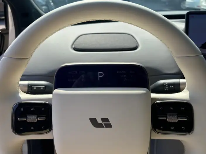 Li Auto i6 2025 Model 4WD Standard Edition – фото 7