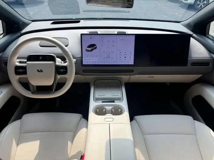 Li Auto i6 2025 Model 4WD Standard Edition – фото 8