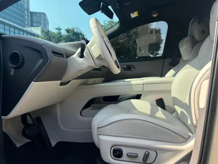 Li Auto i6 2025 Model 4WD Standard Edition – фото 9