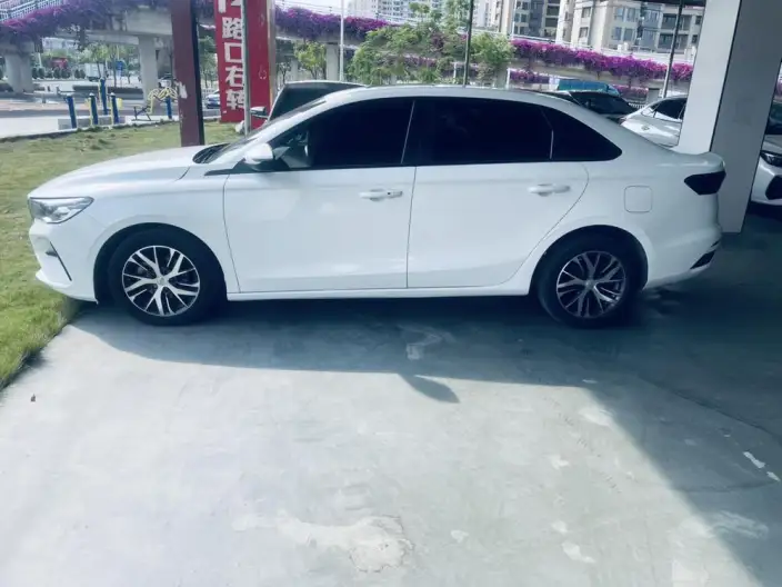 Geely Emgrand 2022 Model No. 4 Gen 1.5L CVT Luxury Model – фото 3