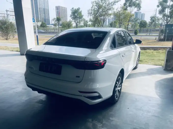 Geely Emgrand 2022 Model No. 4 Gen 1.5L CVT Luxury Model – фото 5
