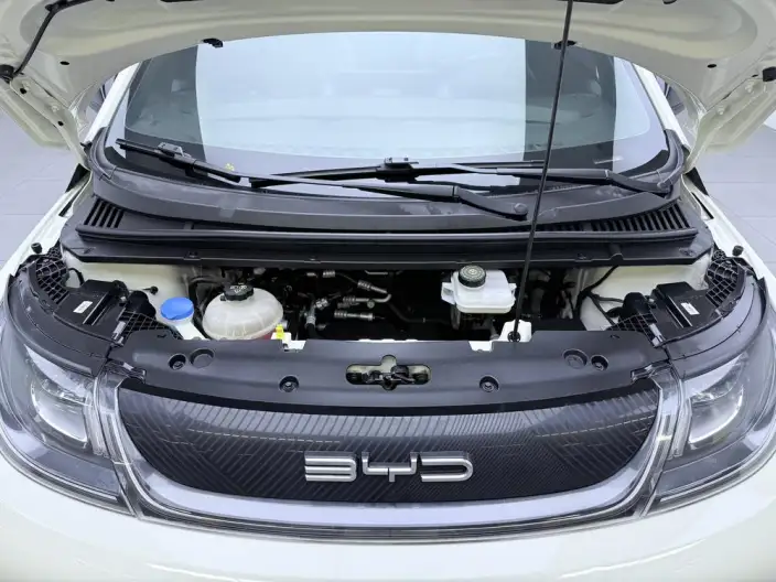 BYD Dolphin 2023 Model Fashion Edition – фото 10