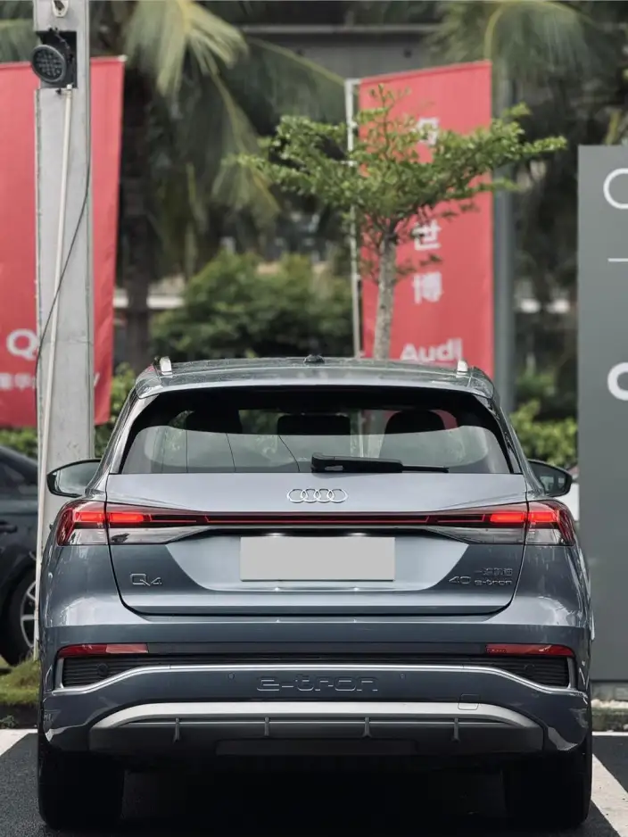 Audi Q4 e-tron 2024 Model 40 e-tron Genesis Edition – фото 4
